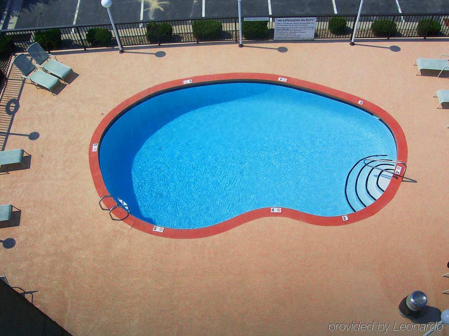 Hampton 3*